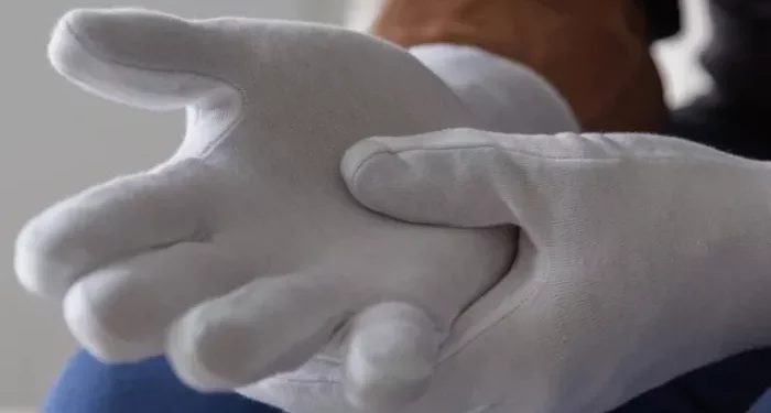 What Are Eczema Gloves?